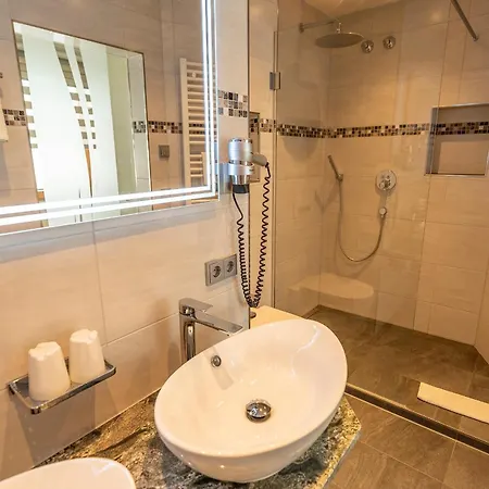 Arnika Garni Hotel 4*